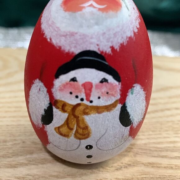 Two Small Vintage Hand Painted Artist Signed Wooden Egg Santa Folk Art Figurines - Picture 14 of 17